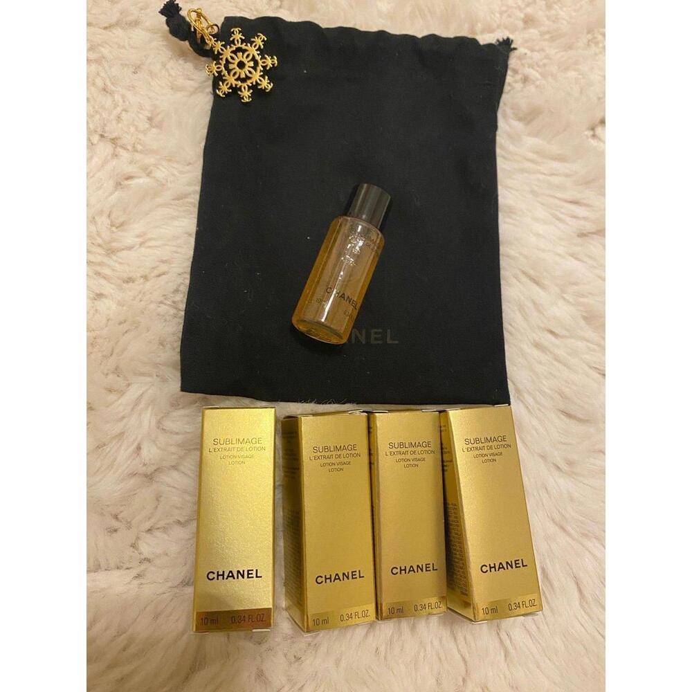 Chanel SUBLIMAGE L’EXTRAIT DE LOTION bag snowflake charm